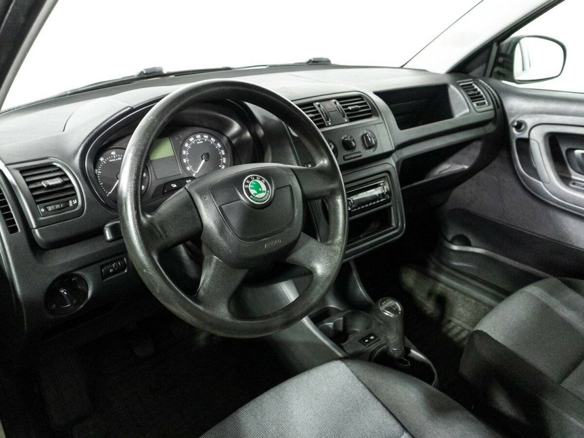 Купить Skoda Fabia с пробегом. Фото: #10