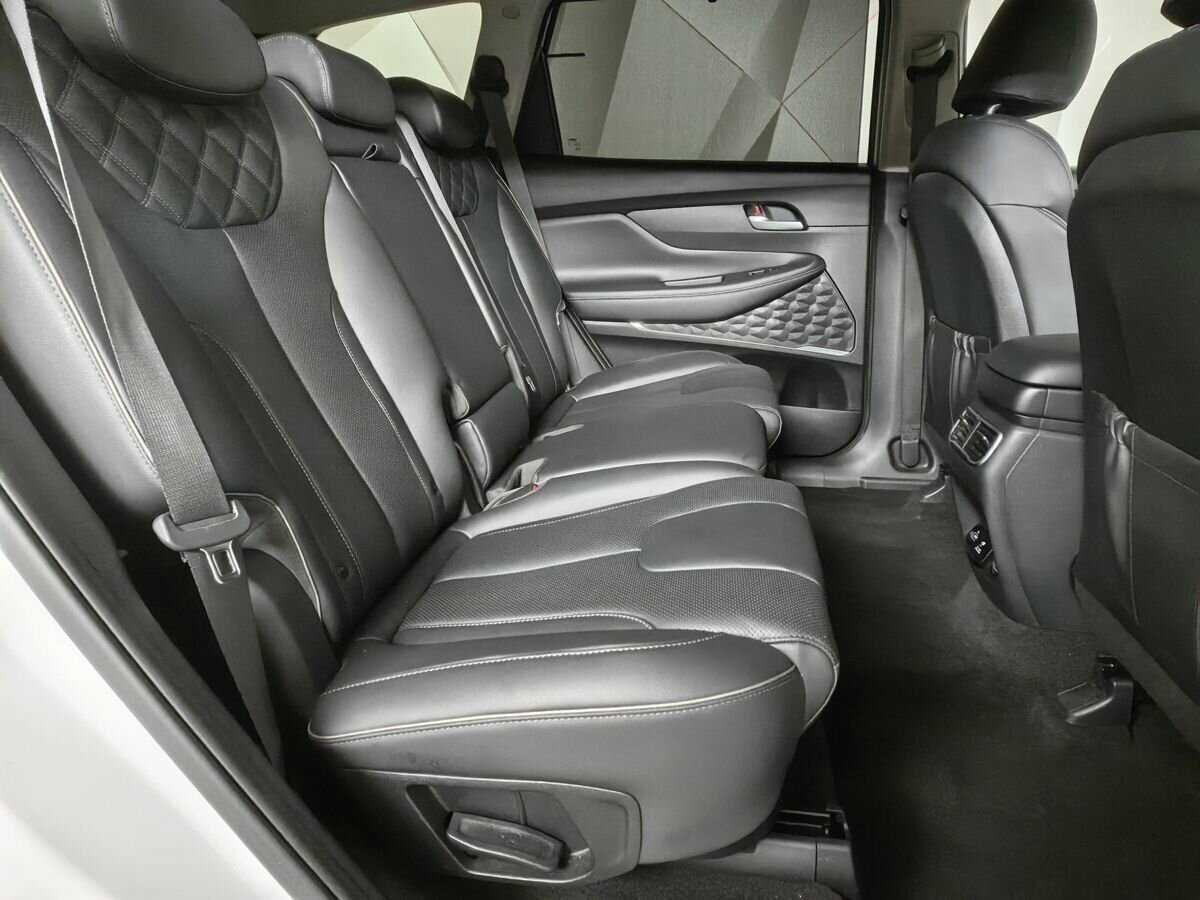 Купить Hyundai Santa Fe с пробегом. Фото: #11
