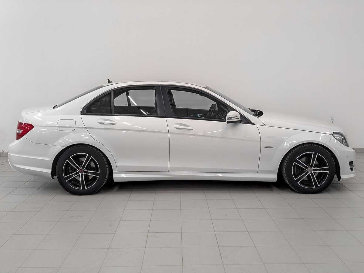 Купить Mercedes-Benz C-Класс с пробегом. Фото: #3