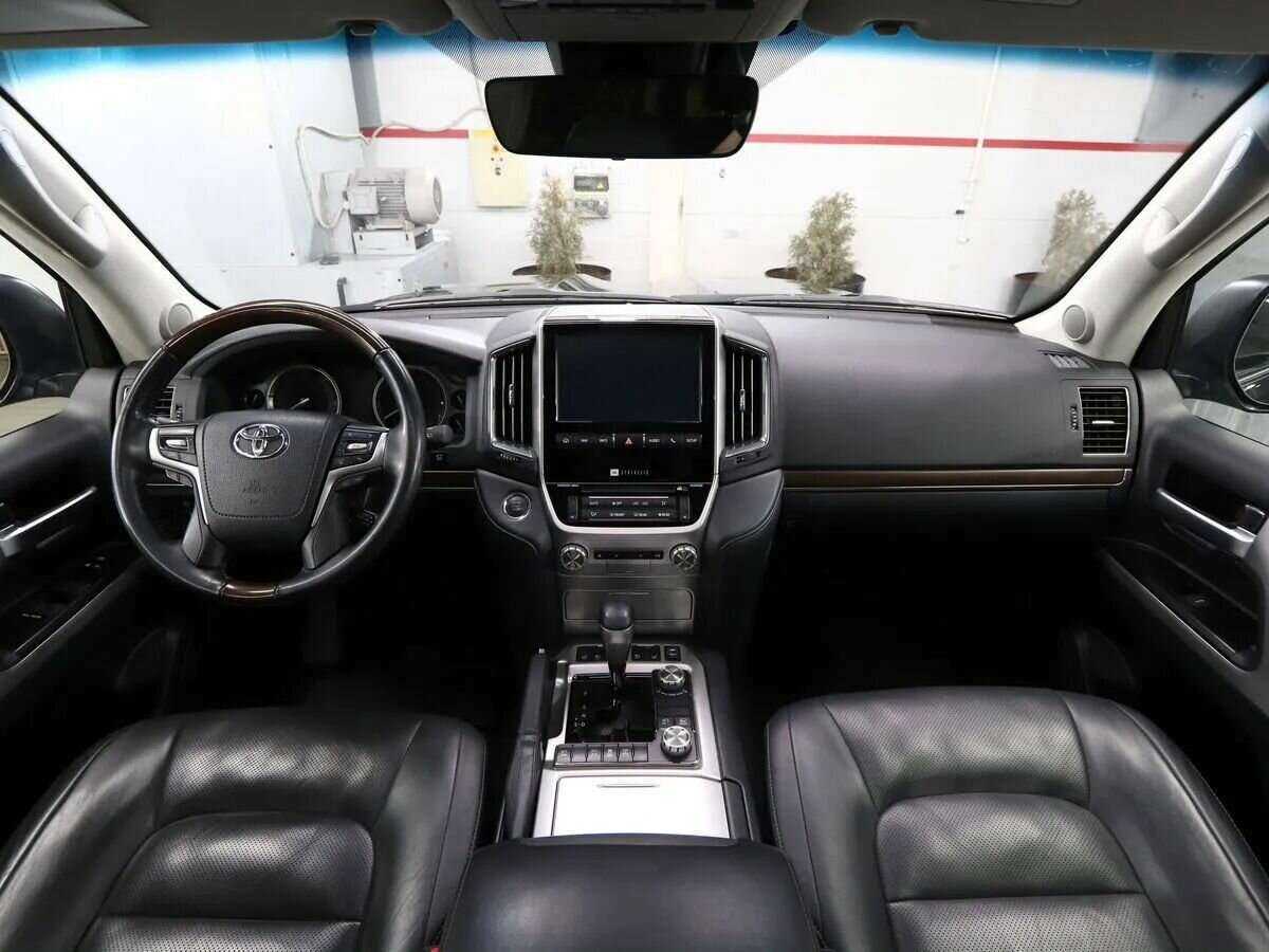 Купить Toyota Land Cruiser с пробегом. Фото: #11