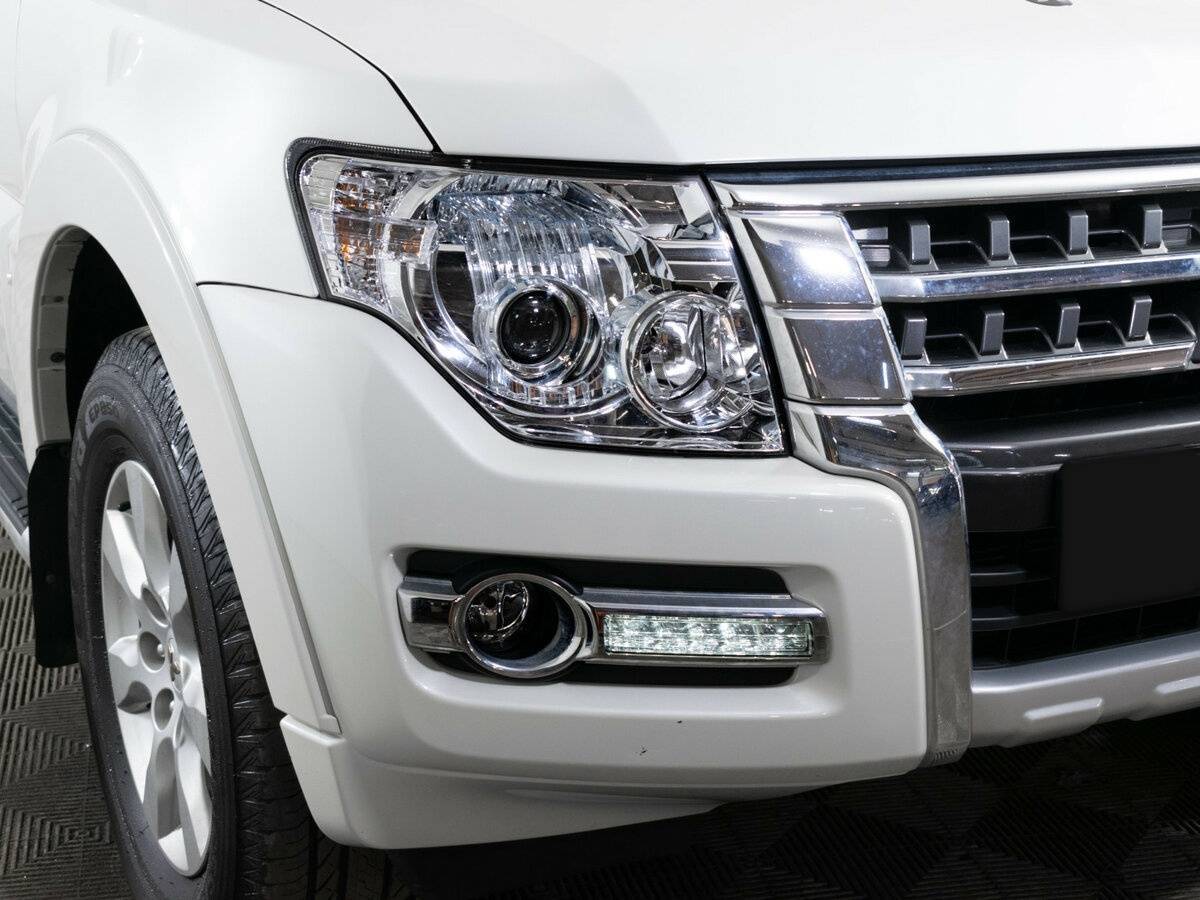 Купить Mitsubishi Pajero с пробегом. Фото: #18