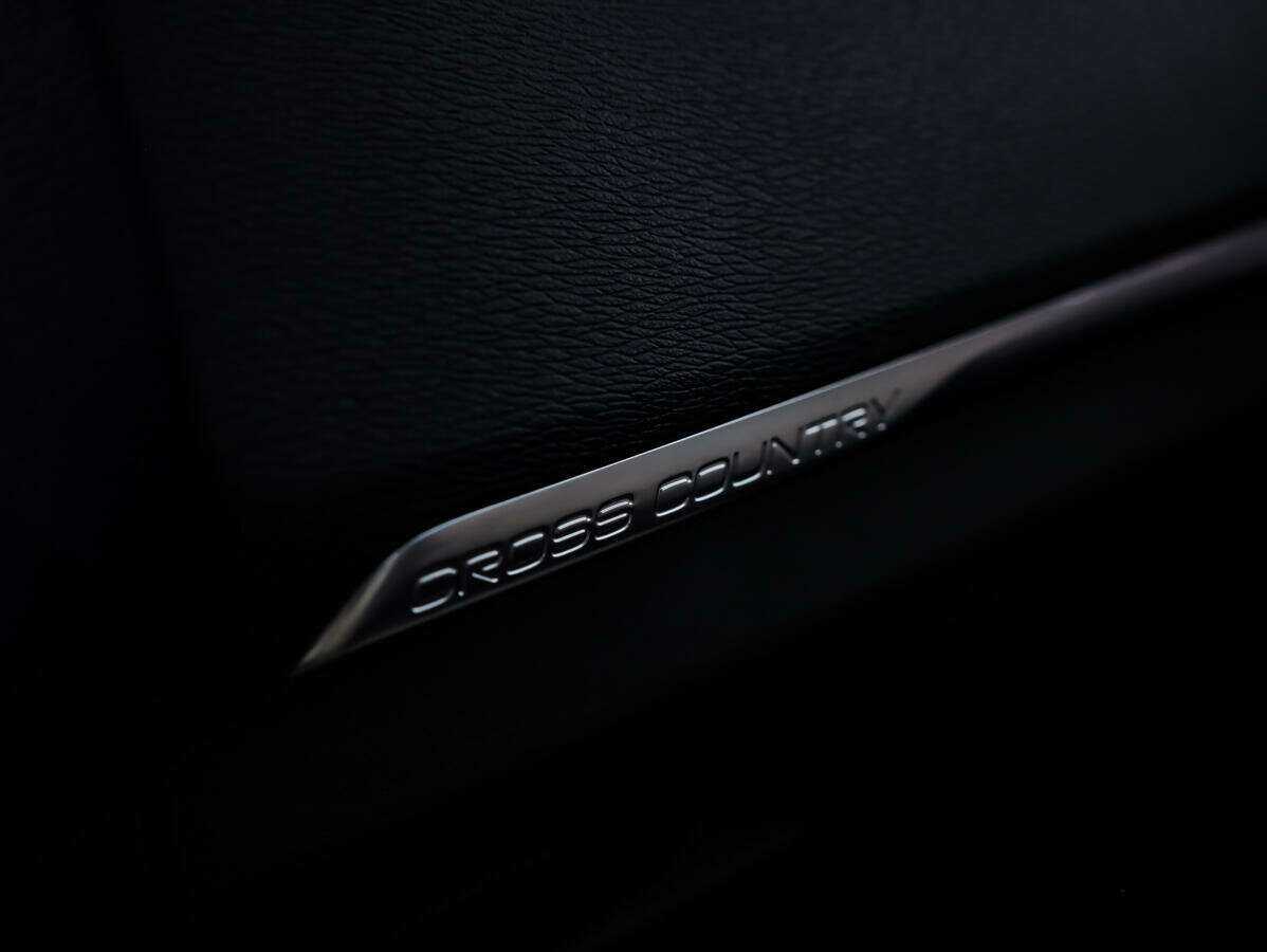 Купить Volvo V40 Cross Country с пробегом. Фото: #12