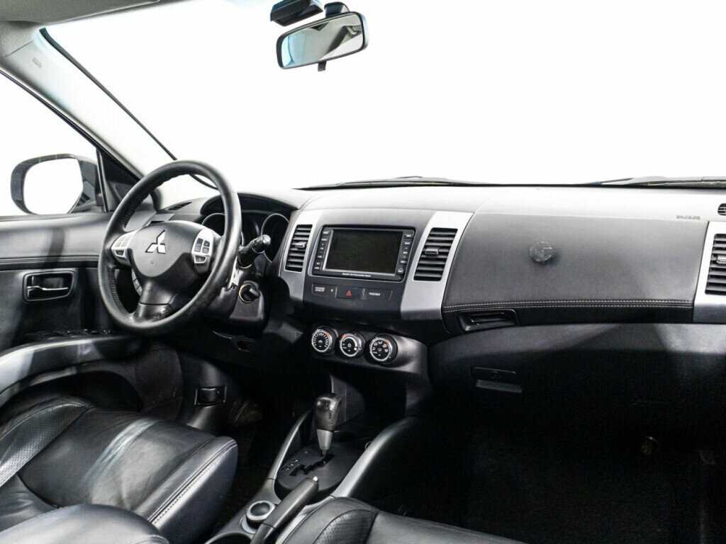 Купить Mitsubishi Outlander с пробегом. Фото: #8