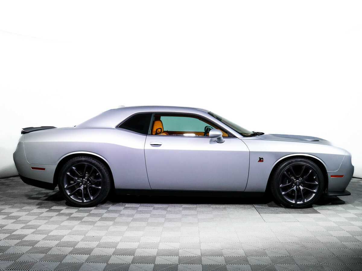 Купить Dodge Challenger с пробегом. Фото: #3