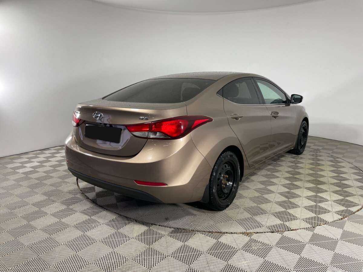 Купить Hyundai Elantra с пробегом. Фото: #3