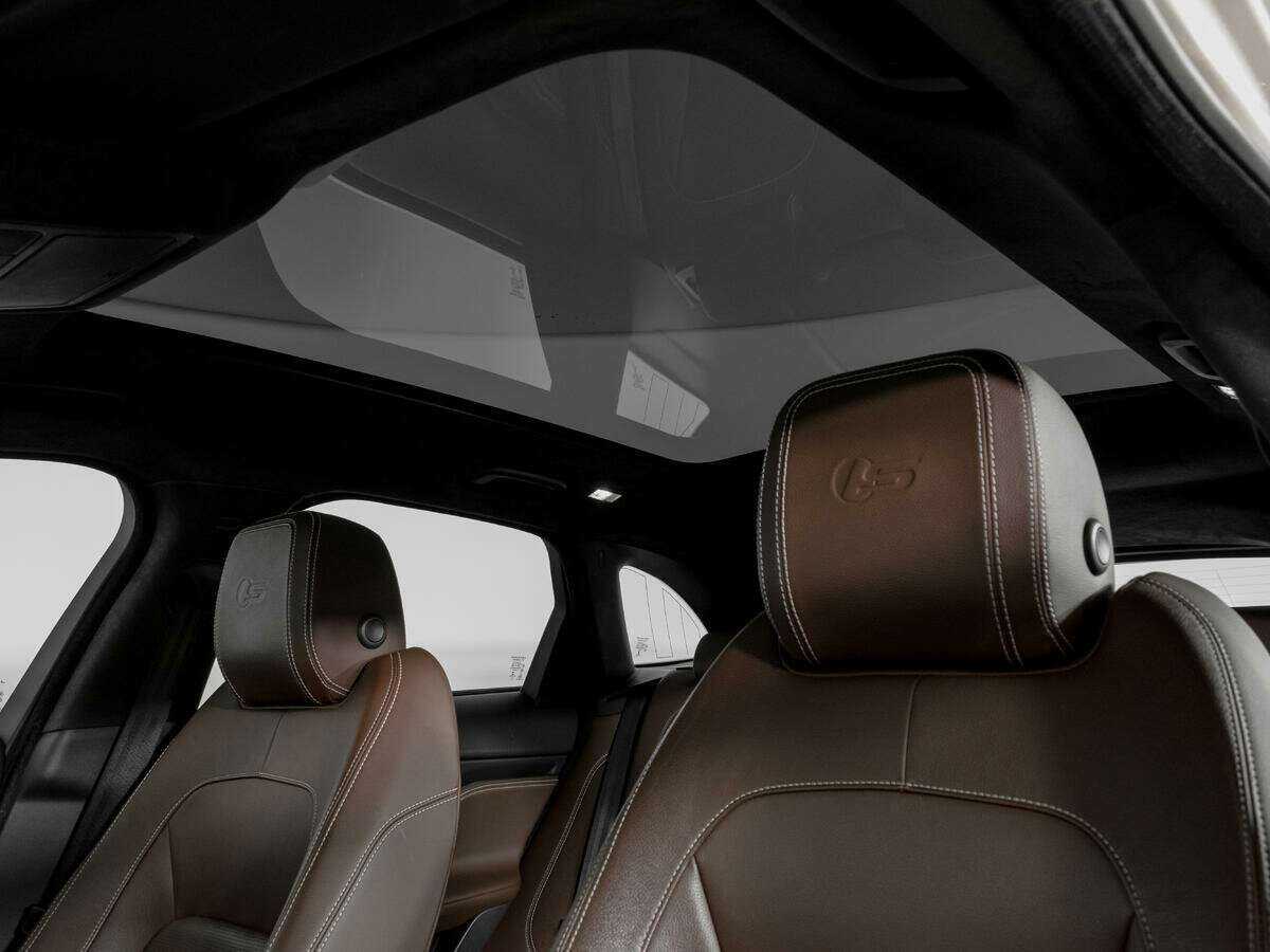 Купить Jaguar F-Pace с пробегом. Фото: #13