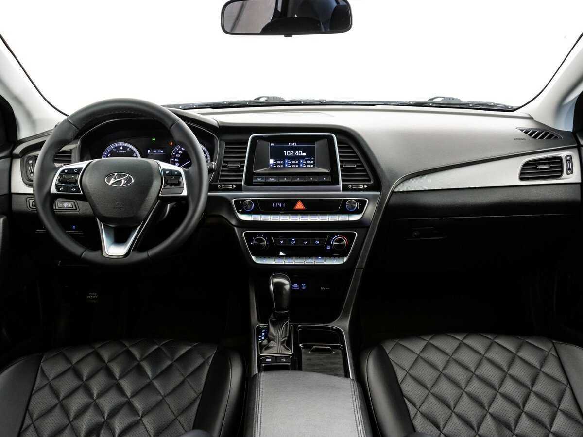 Купить Hyundai Sonata с пробегом. Фото: #11