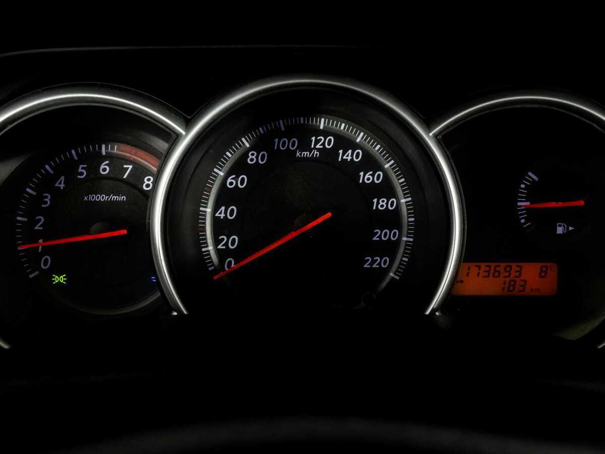 Купить Nissan Tiida с пробегом. Фото: #11