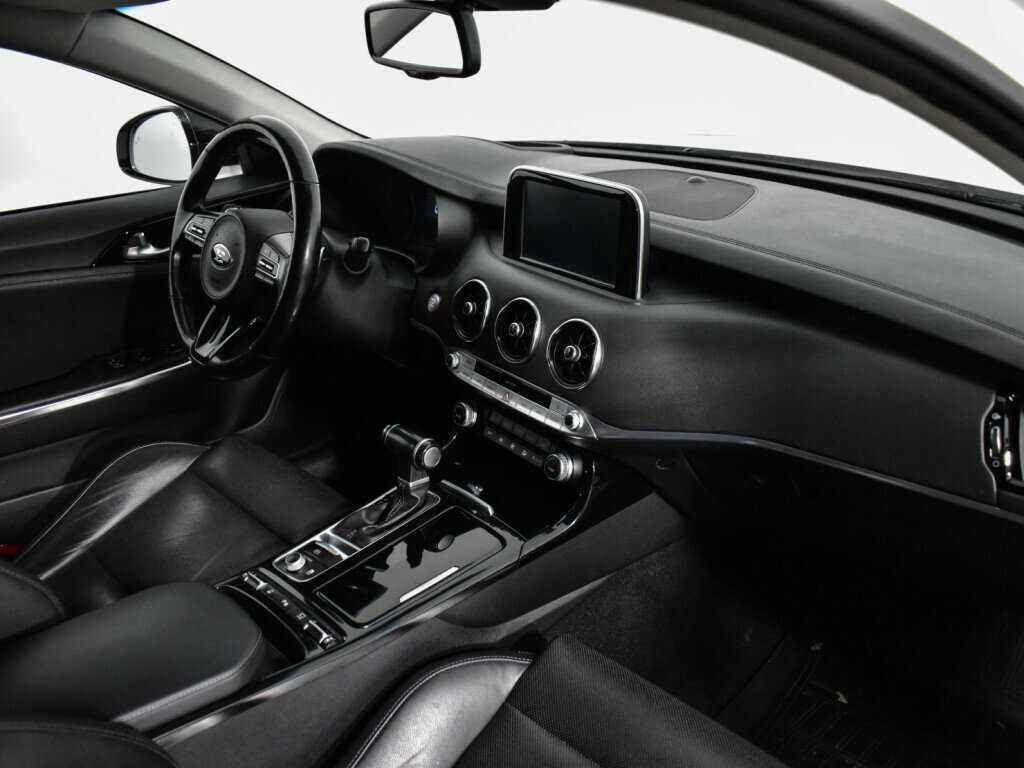 Купить Kia Stinger с пробегом. Фото: #10