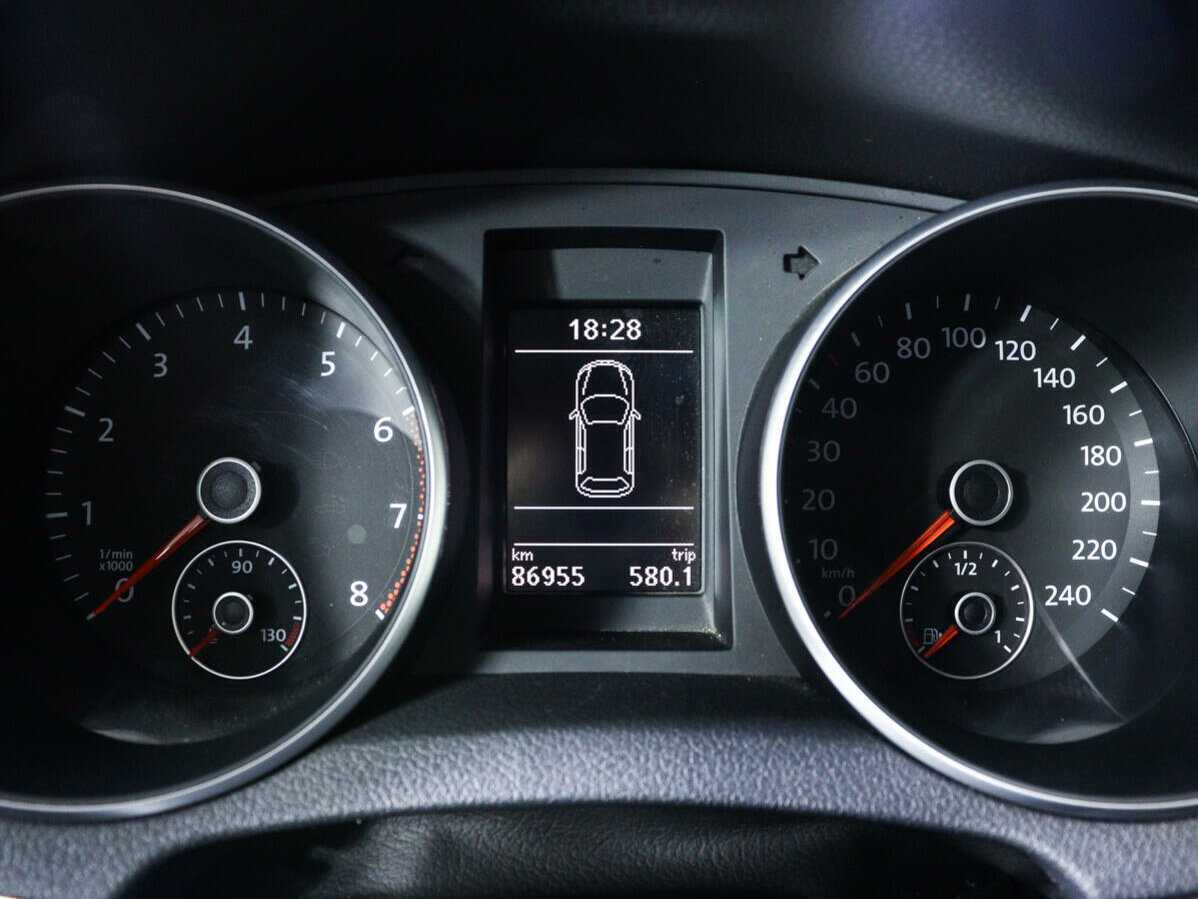Купить Volkswagen Golf с пробегом. Фото: #10