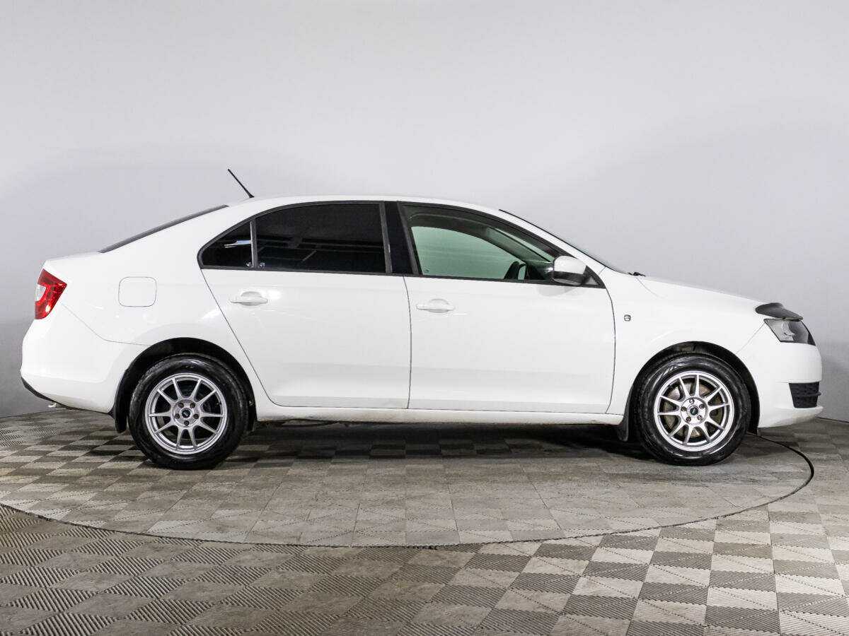 Купить Skoda Rapid с пробегом. Фото: #3
