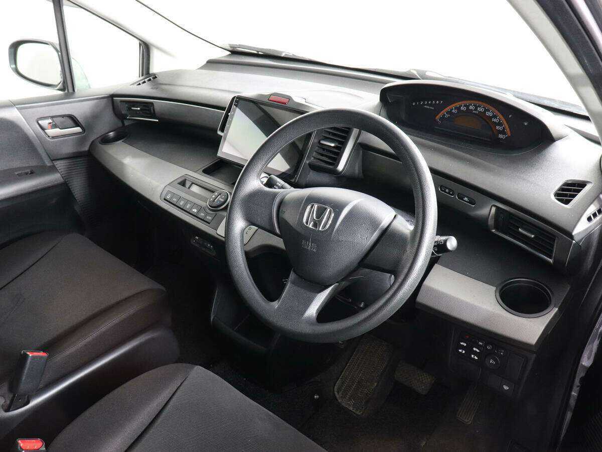 Купить Honda Freed с пробегом. Фото: #7