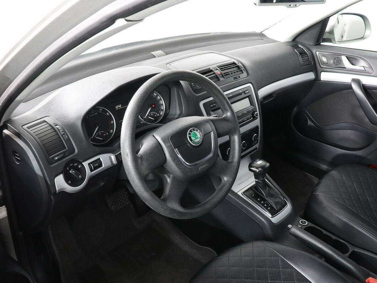 Купить Skoda Octavia с пробегом. Фото: #7
