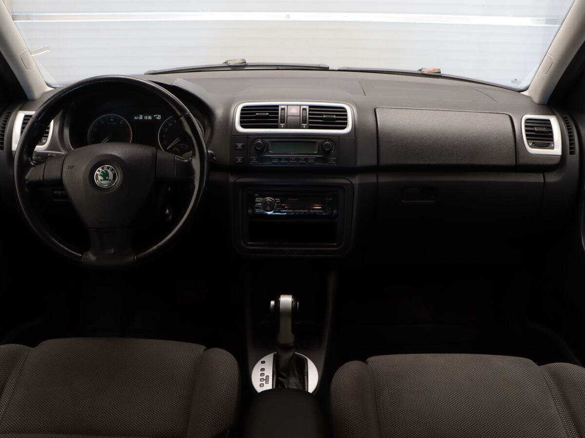 Купить Skoda Fabia с пробегом. Фото: #8