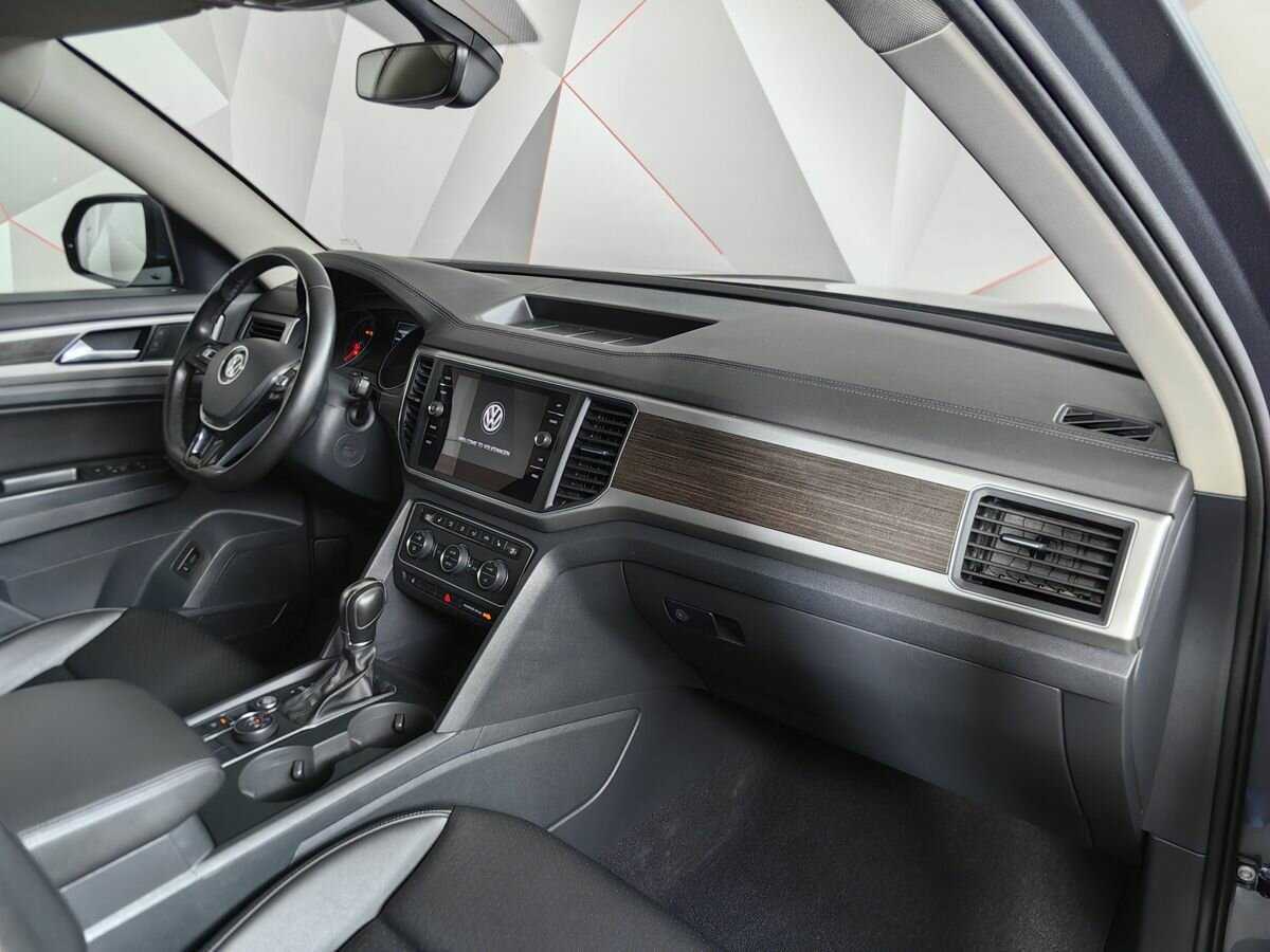 Купить Volkswagen Teramont с пробегом. Фото: #8
