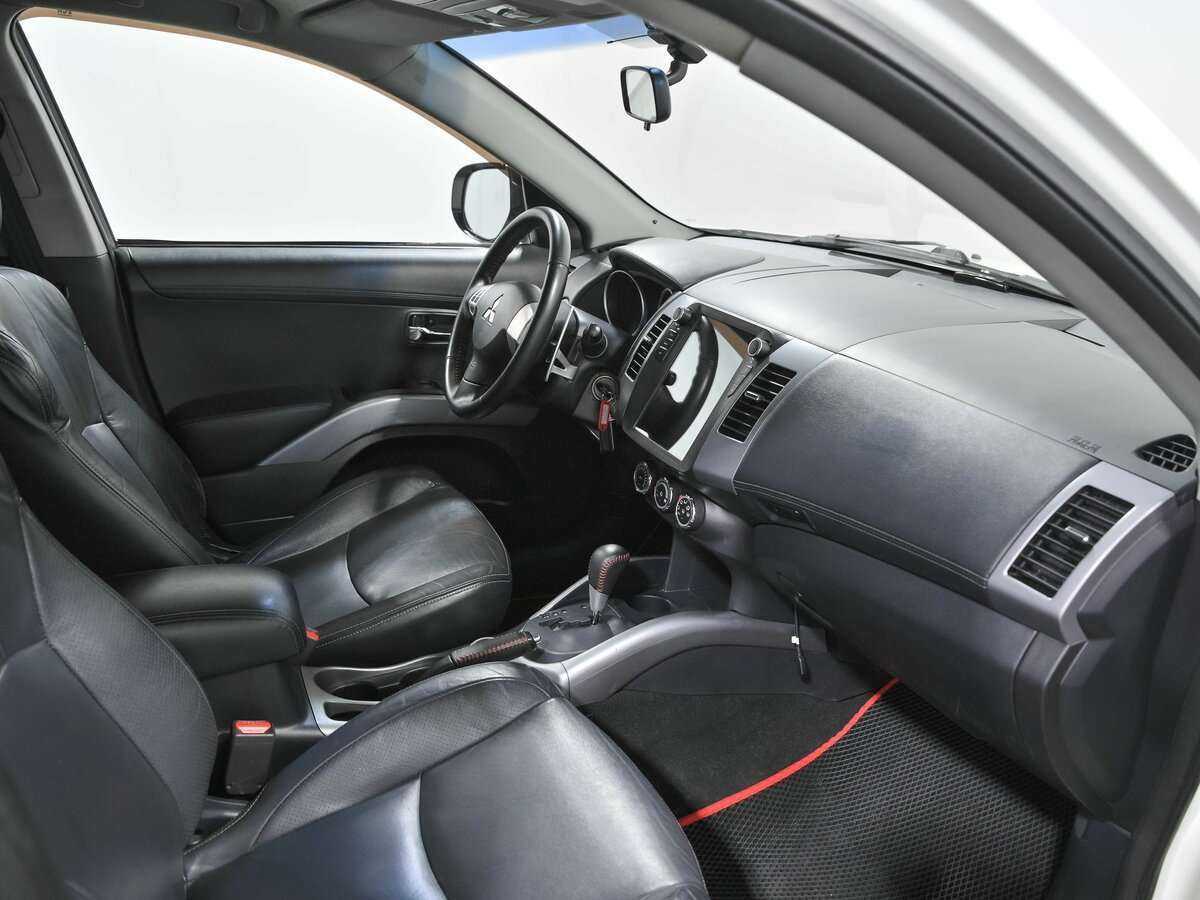 Купить Mitsubishi Outlander с пробегом. Фото: #15