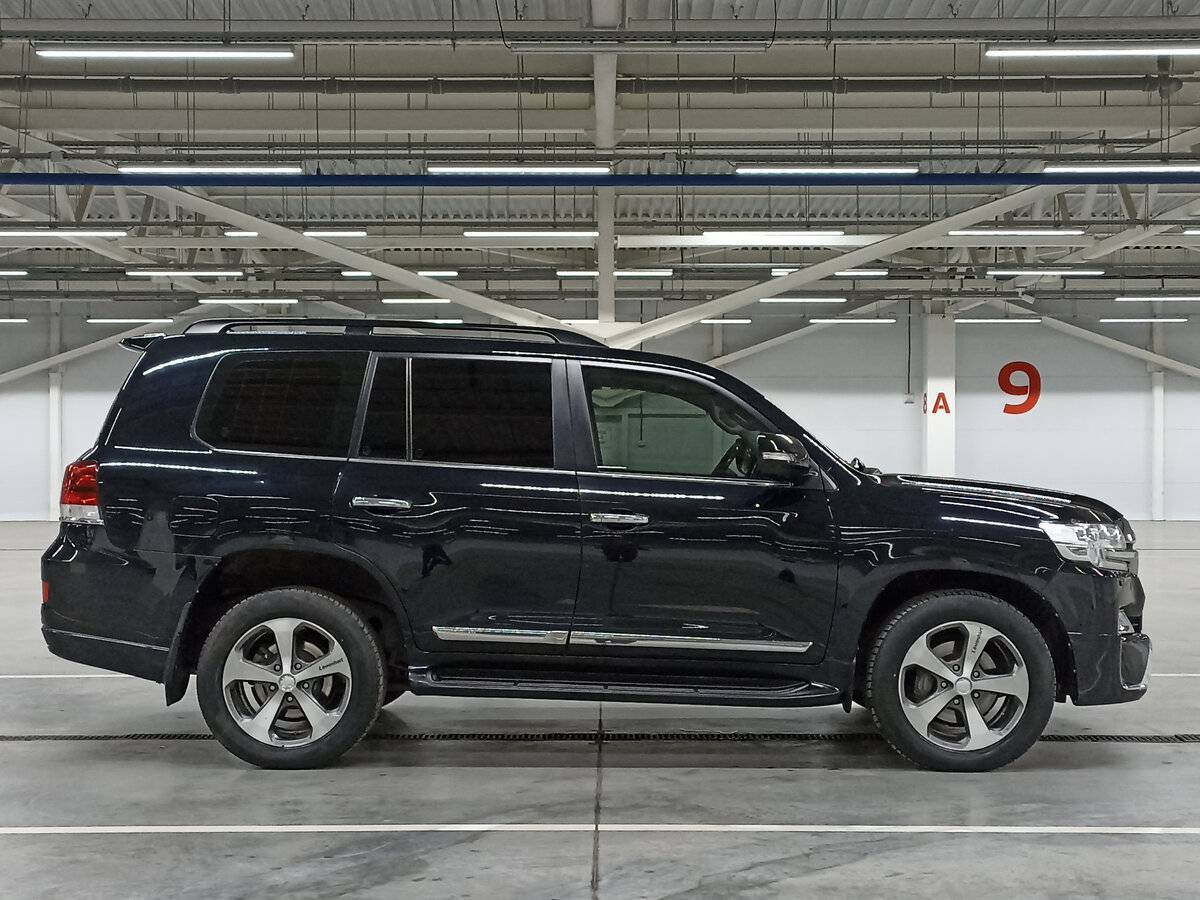 Купить Toyota Land Cruiser с пробегом. Фото: #3