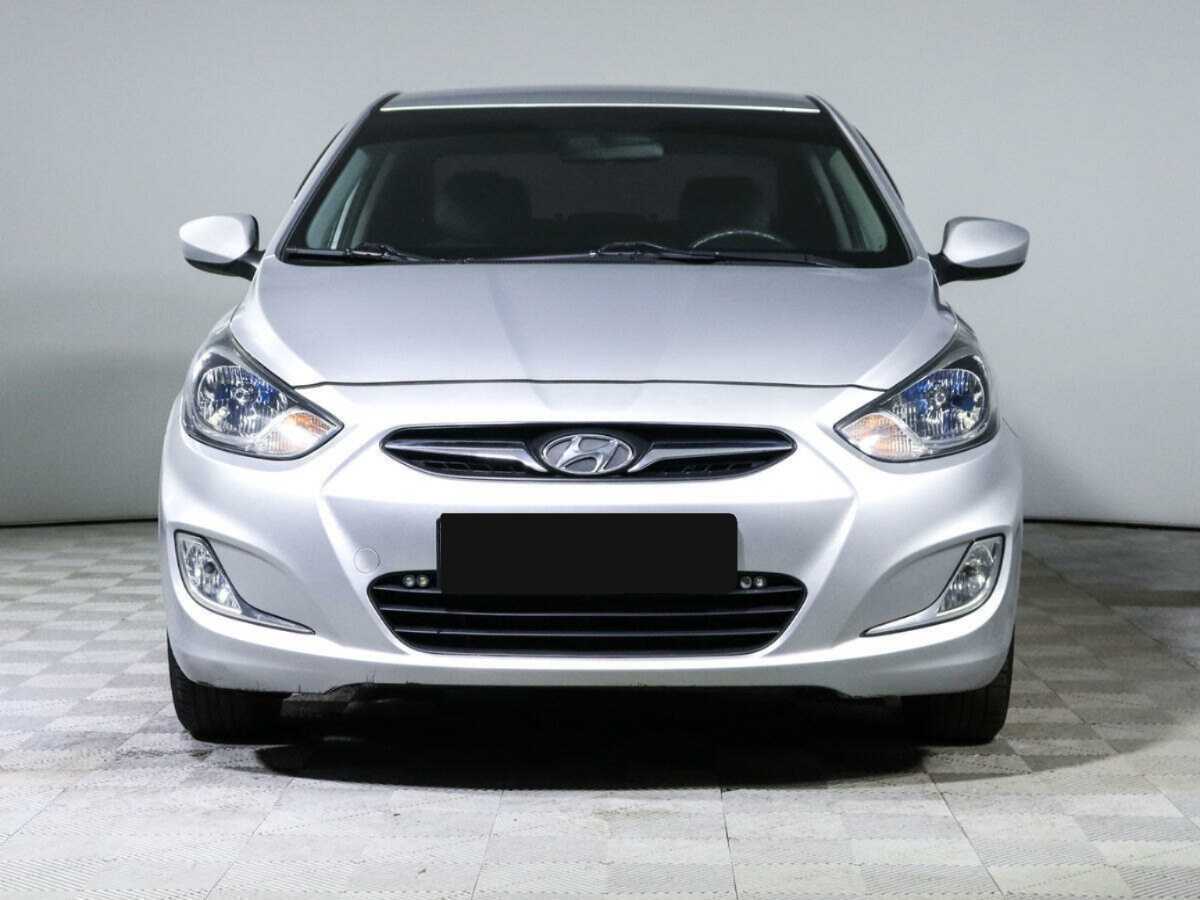 Купить Hyundai Solaris с пробегом. Фото: #1