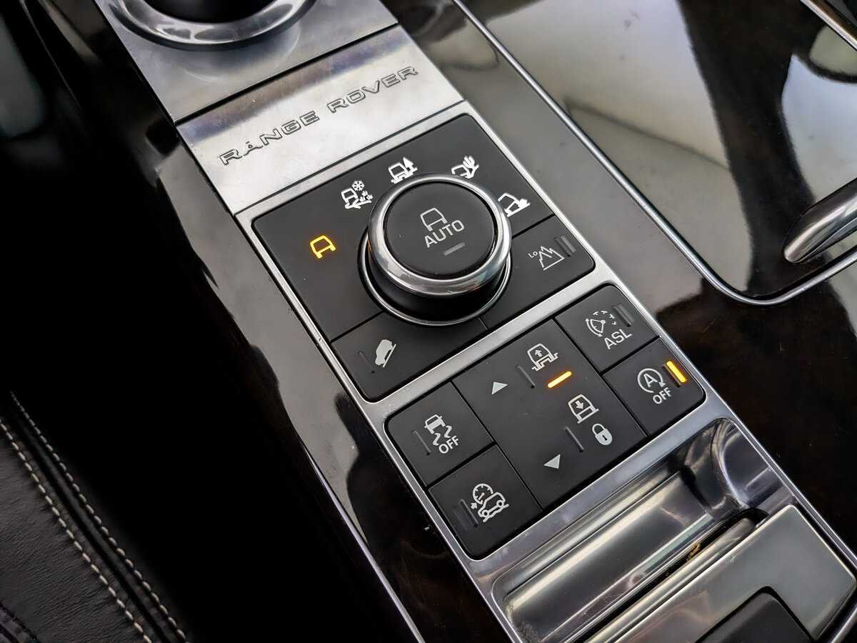 Купить Land Rover Range Rover с пробегом. Фото: #24