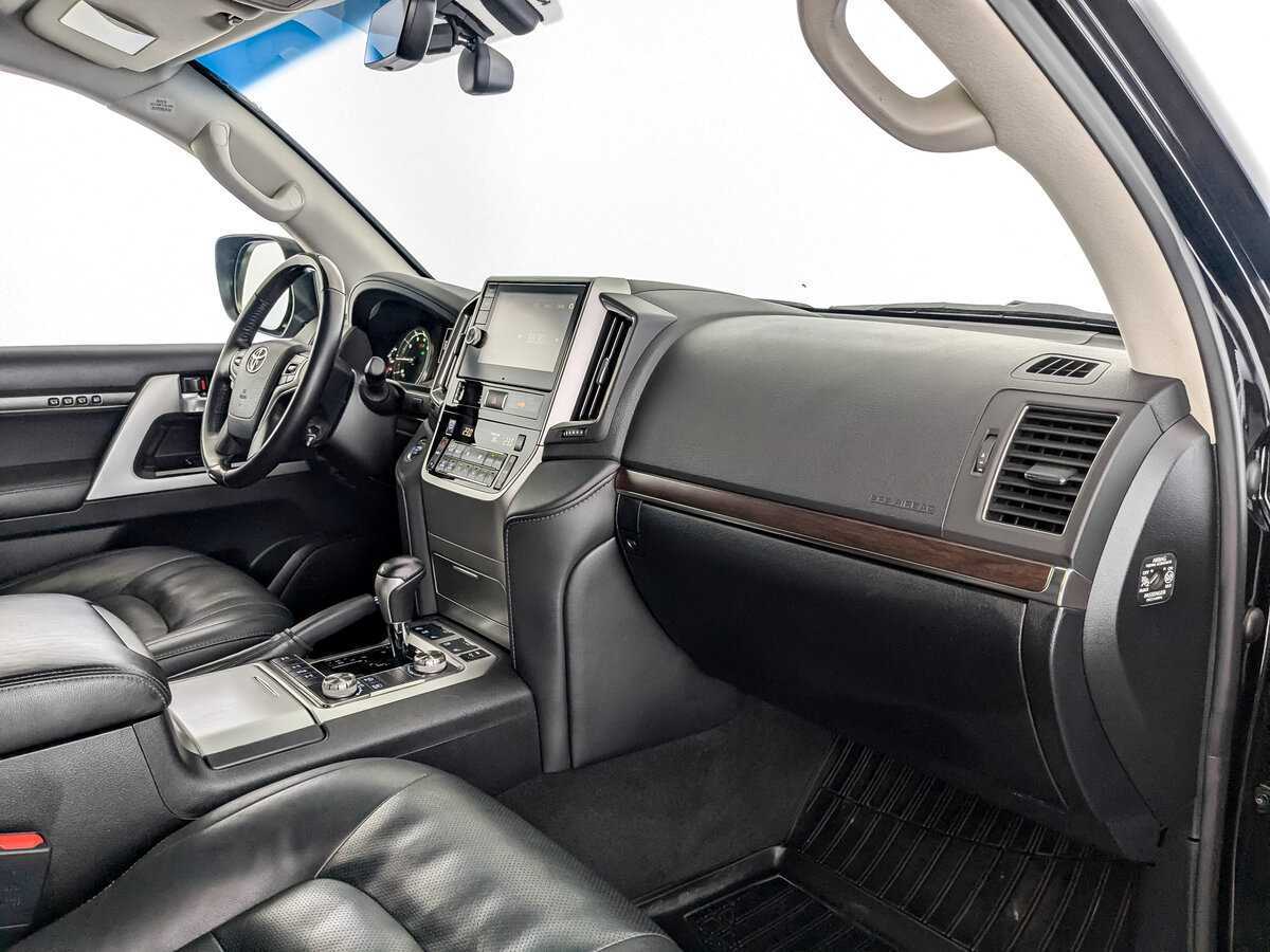 Купить Toyota Land Cruiser с пробегом. Фото: #10