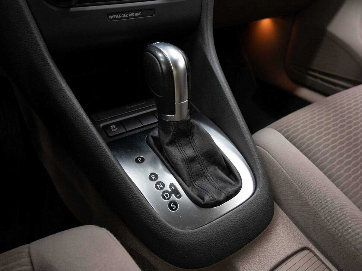 Купить Volkswagen Golf с пробегом. Фото: #18