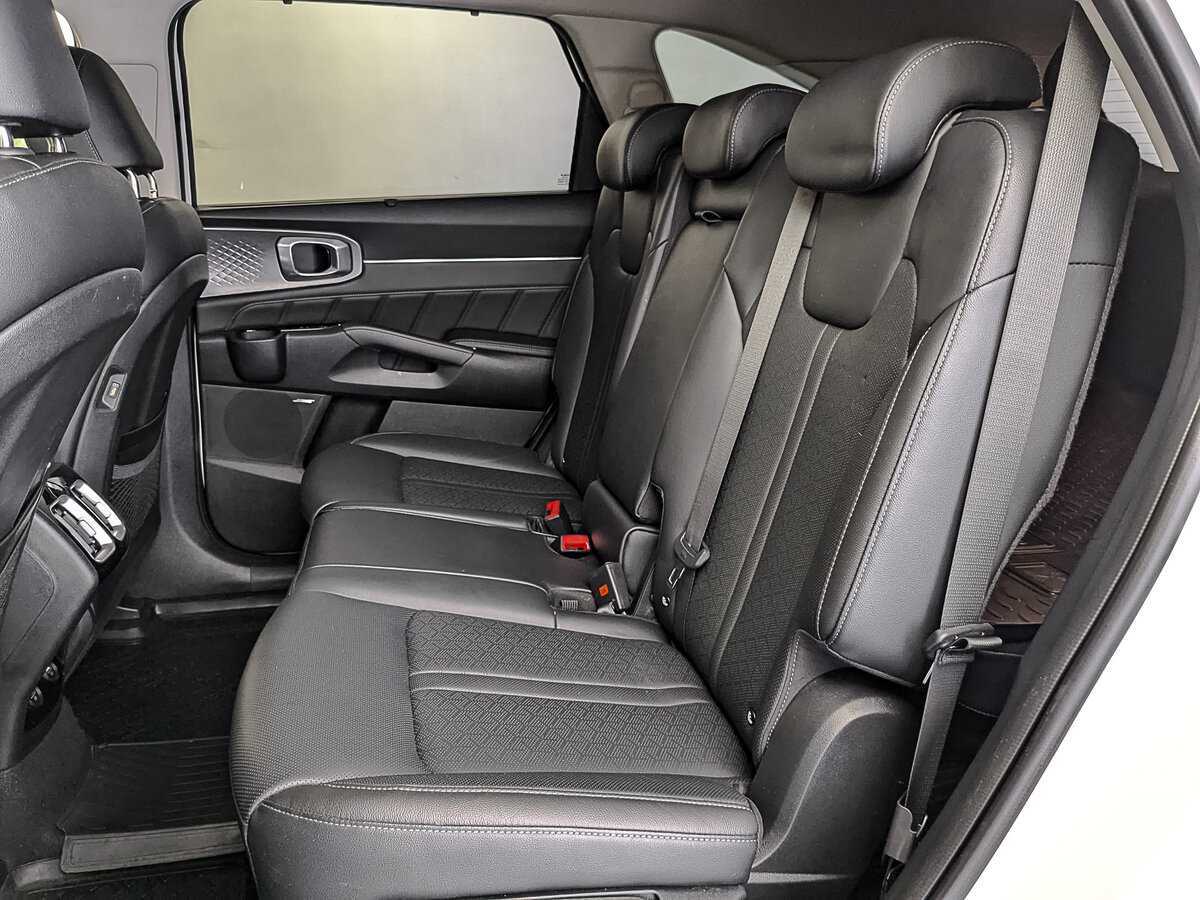 Купить Kia Sorento с пробегом. Фото: #17