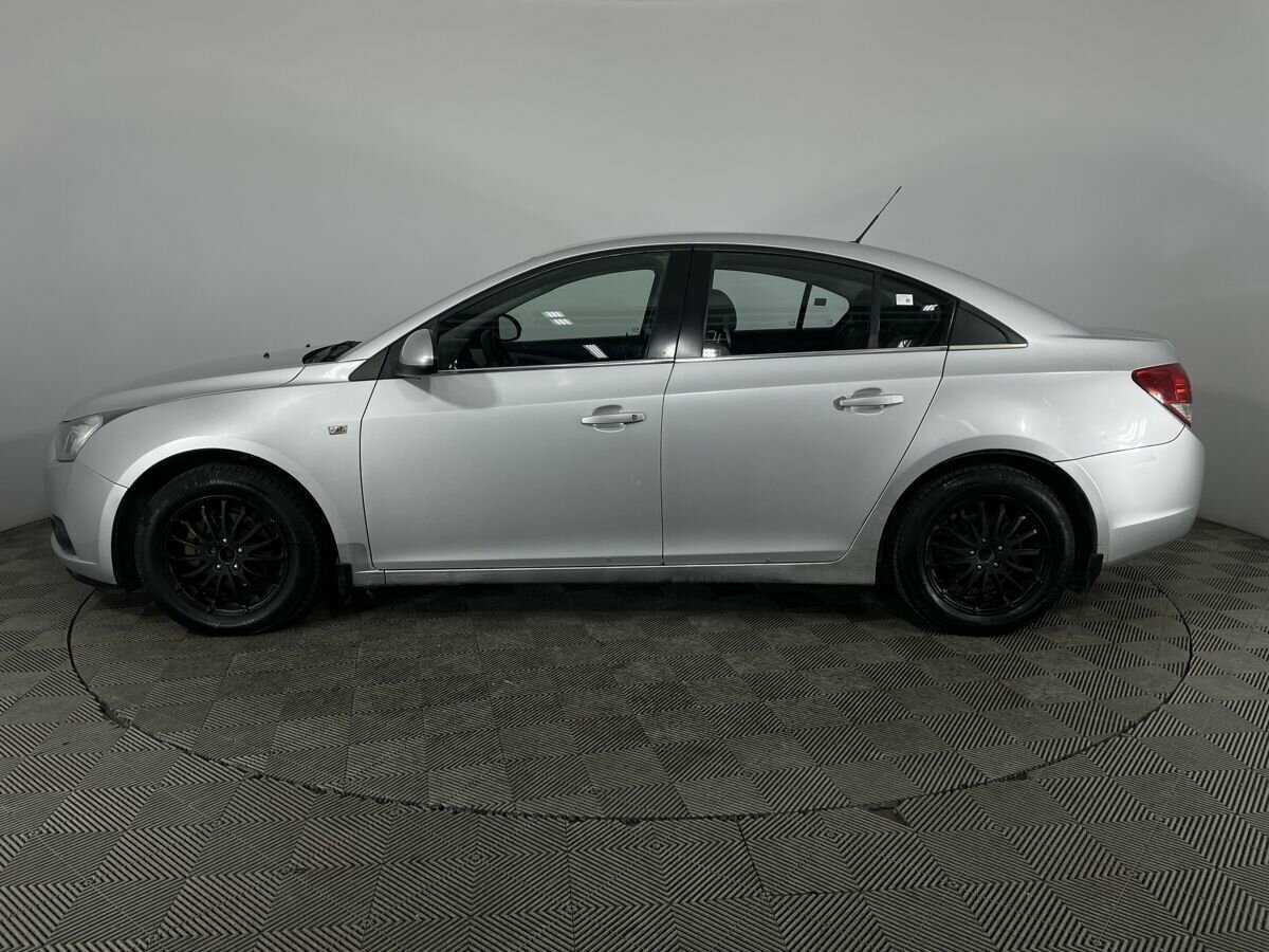 Купить Chevrolet Cruze с пробегом. Фото: #4