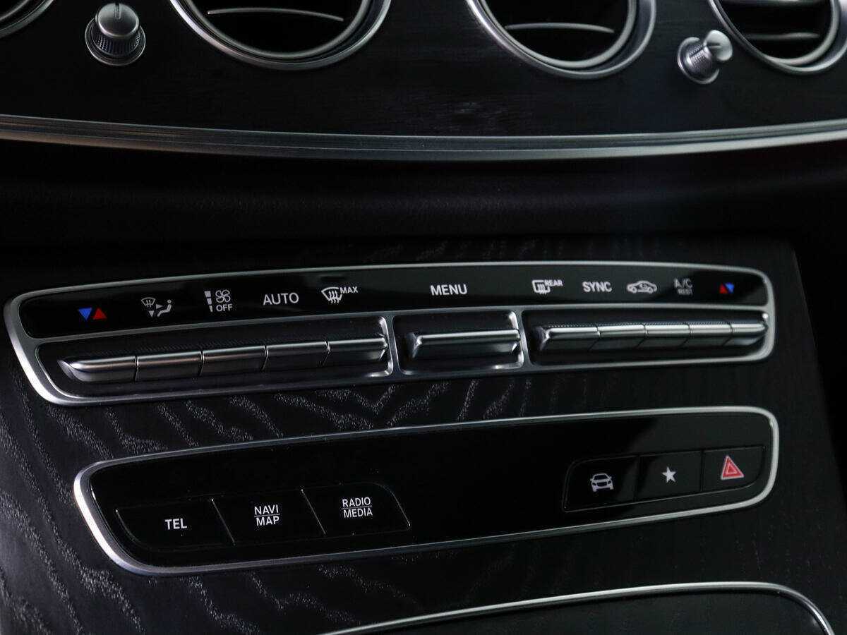 Купить Mercedes-Benz E-Класс с пробегом. Фото: #16