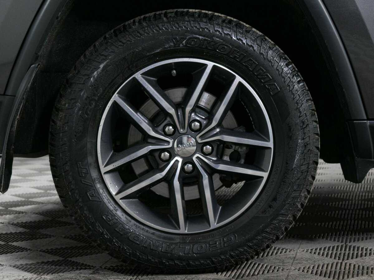 Купить Jeep Grand Cherokee с пробегом. Фото: #23