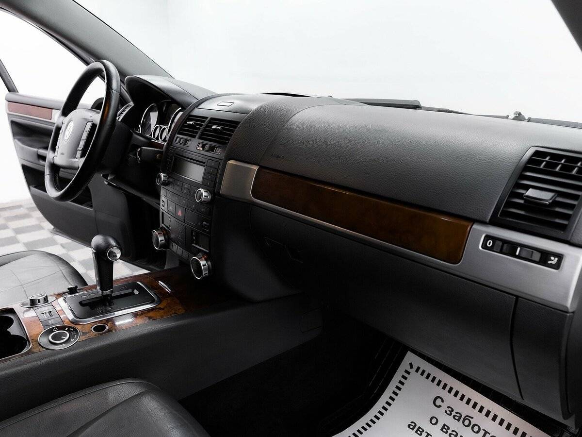 Купить Volkswagen Touareg с пробегом. Фото: #12
