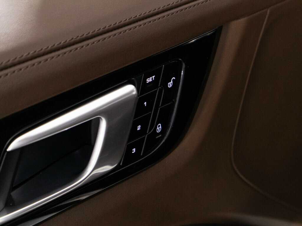 Купить Porsche Cayenne с пробегом. Фото: #17