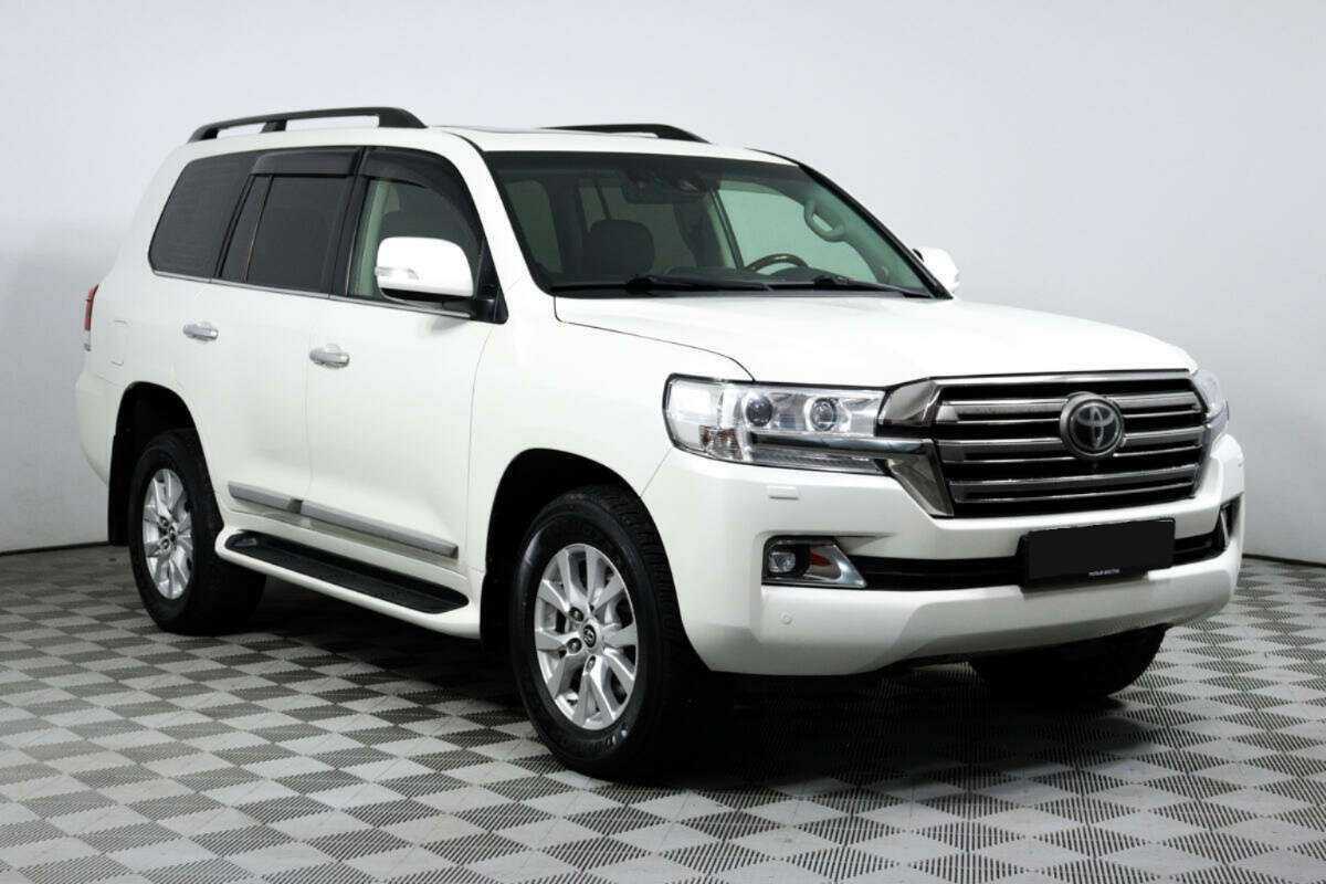 Купить Toyota Land Cruiser с пробегом. Фото: #2