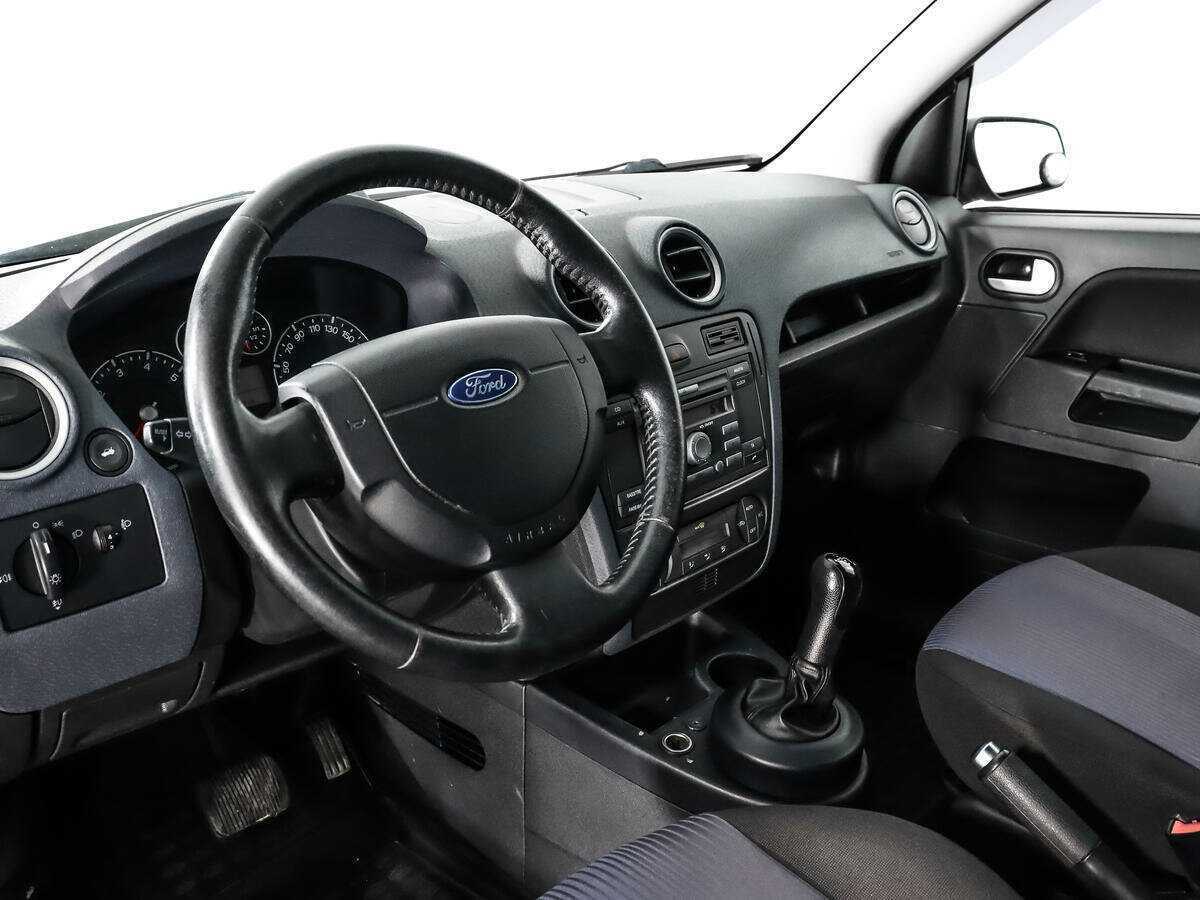 Купить Ford Fusion с пробегом. Фото: #8