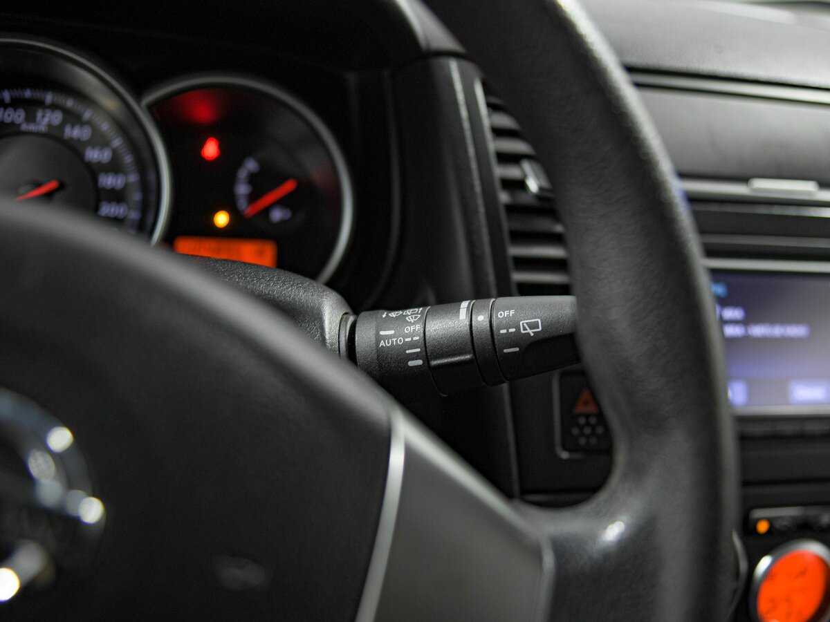 Купить Nissan Tiida с пробегом. Фото: #9