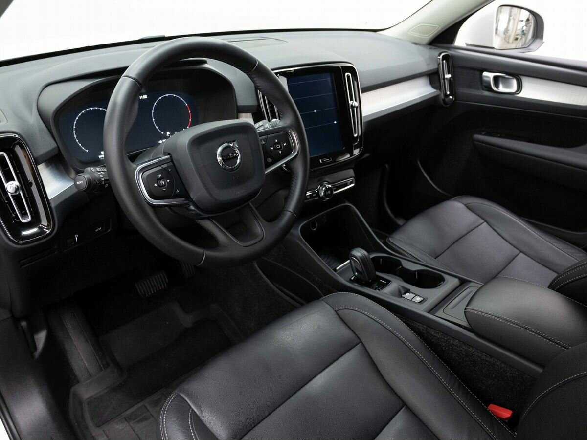 Купить Volvo XC40 с пробегом. Фото: #8