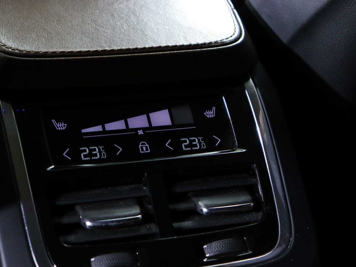 Купить Volvo XC90 с пробегом. Фото: #14
