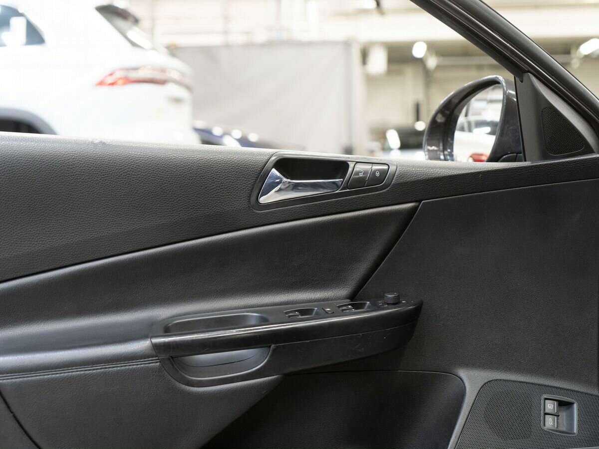 Купить Volkswagen Passat с пробегом. Фото: #14
