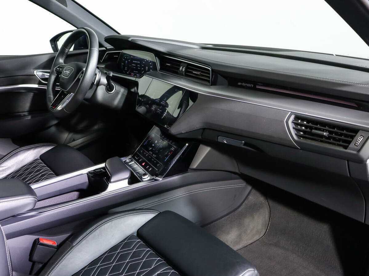 Купить Audi e-tron с пробегом. Фото: #7