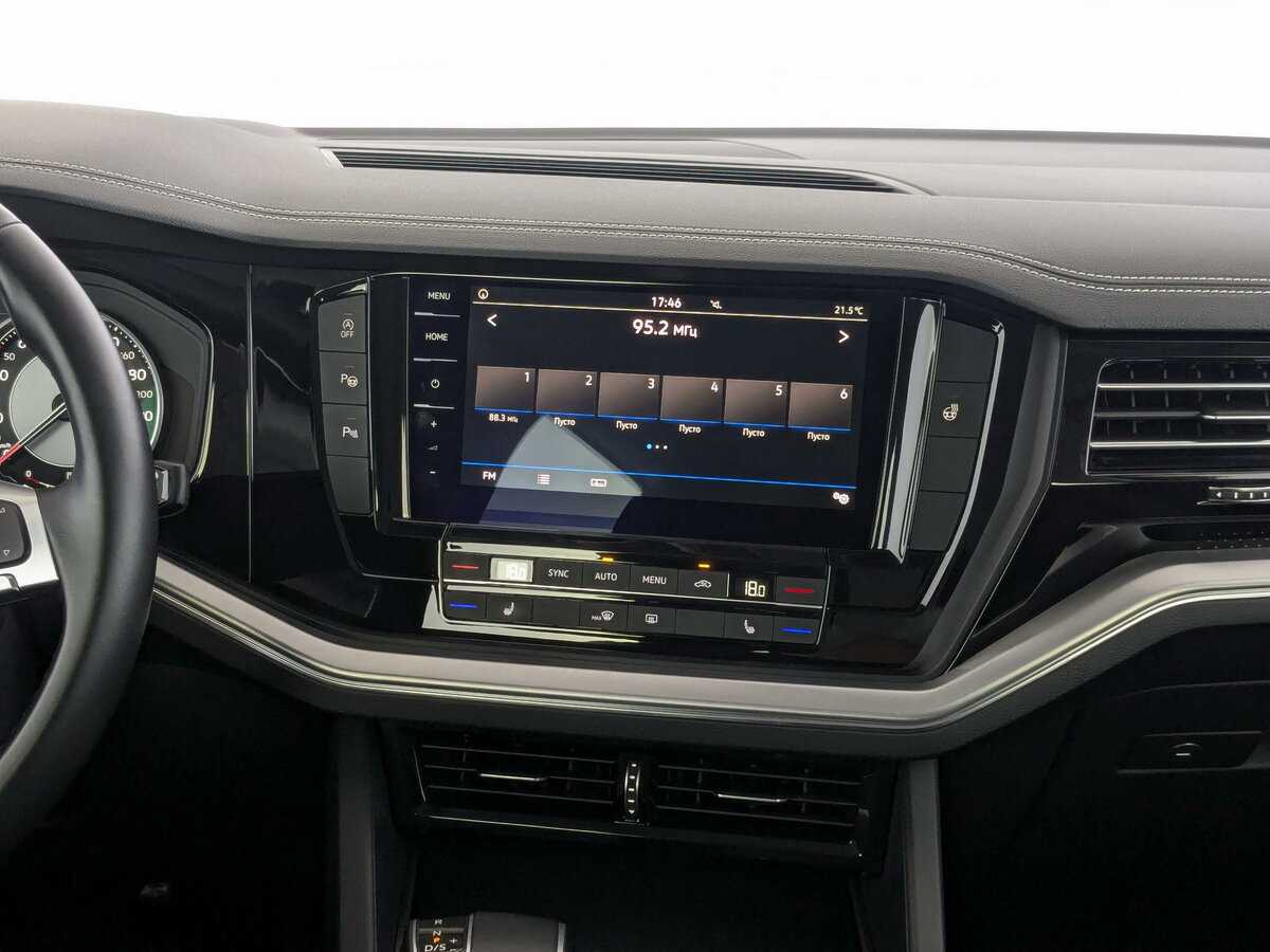 Купить Volkswagen Touareg с пробегом. Фото: #12