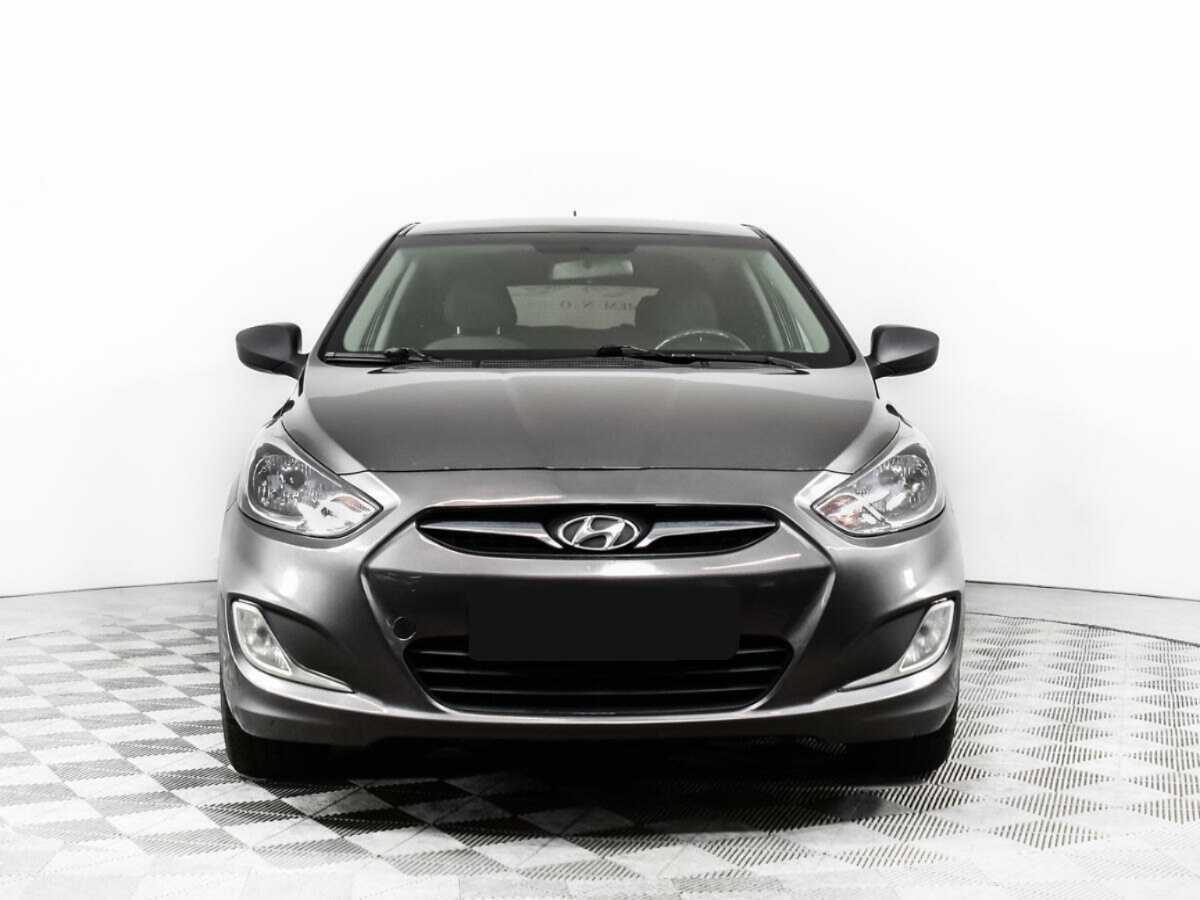 Купить Hyundai Solaris с пробегом. Фото: #1