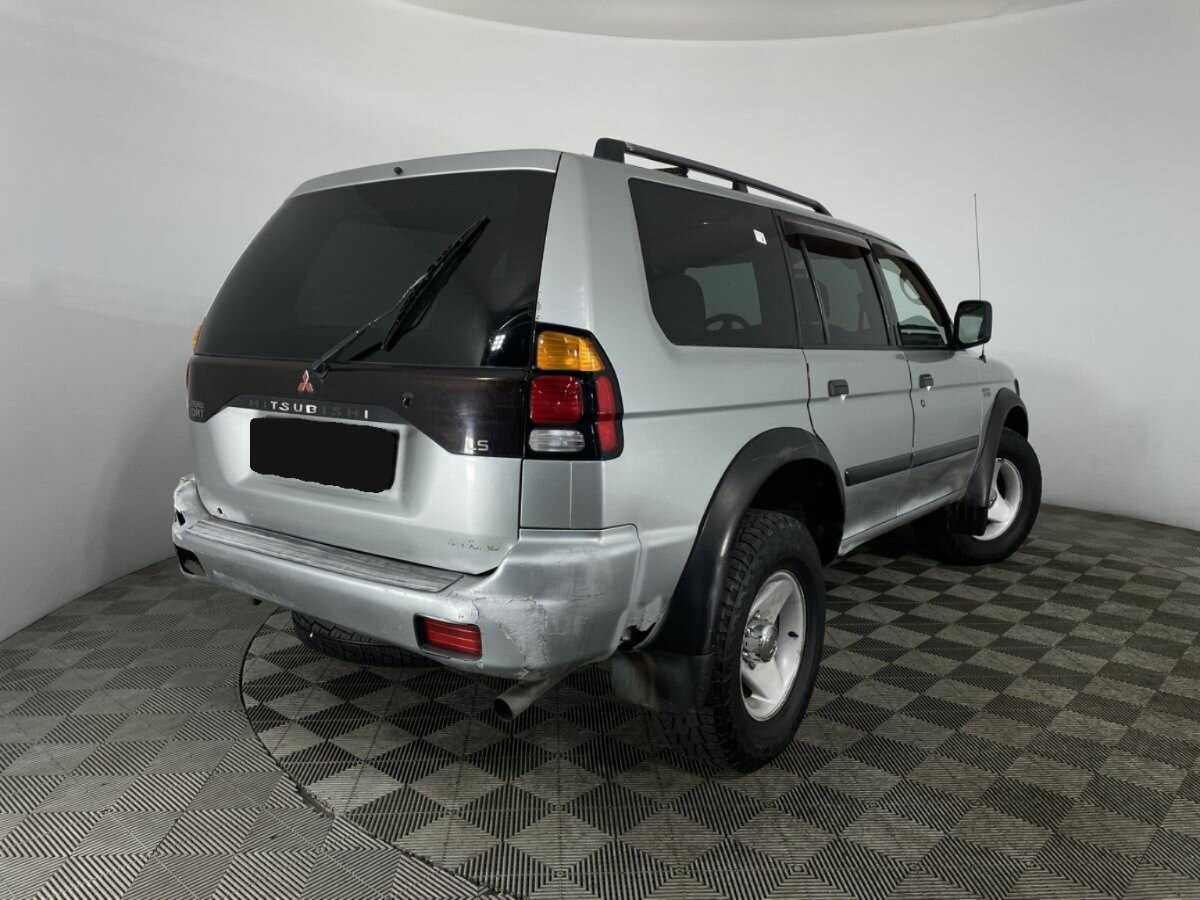 Купить Mitsubishi Montero Sport с пробегом. Фото: #4