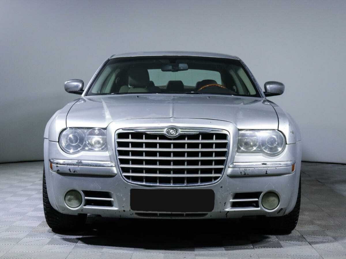 Купить Chrysler 300C с пробегом. Фото: #1