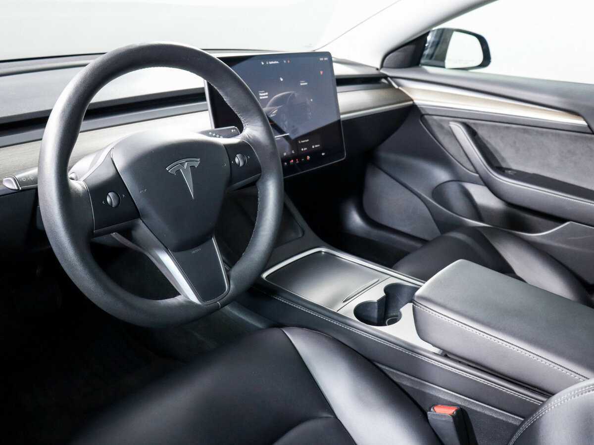 Купить Tesla Model 3 с пробегом. Фото: #10
