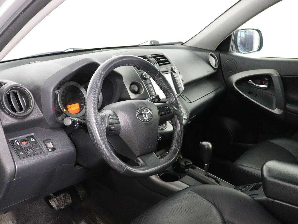 Купить Toyota RAV4 с пробегом. Фото: #7