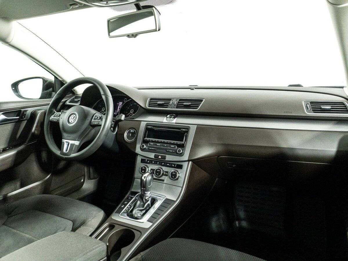 Купить Volkswagen Passat с пробегом. Фото: #8