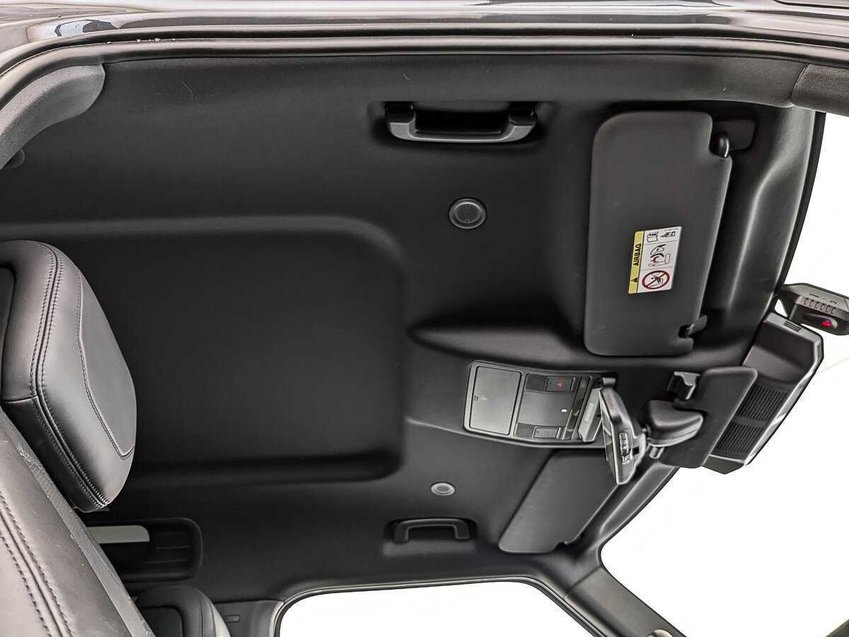 Купить Land Rover Defender с пробегом. Фото: #22