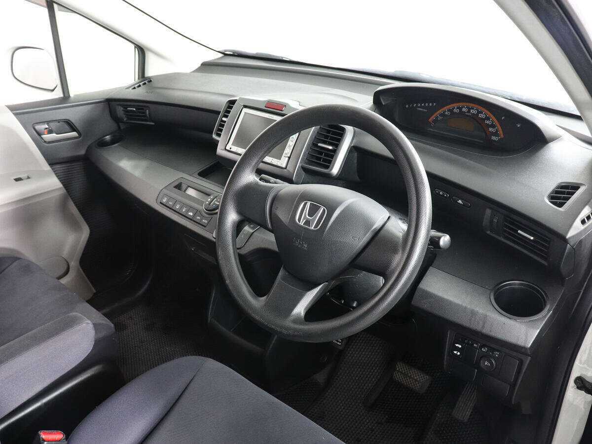 Купить Honda Freed с пробегом. Фото: #6