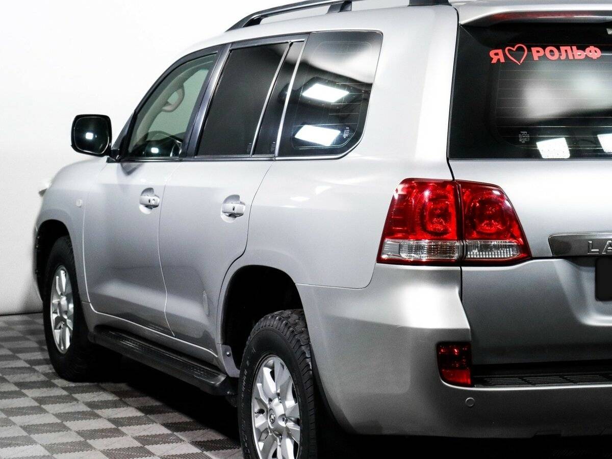 Купить Toyota Land Cruiser с пробегом. Фото: #24