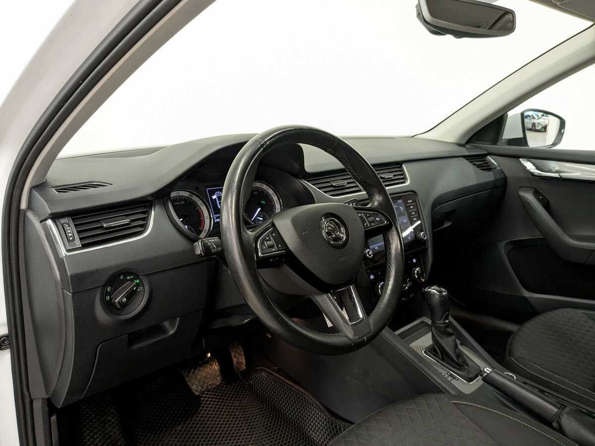 Купить Skoda Octavia с пробегом. Фото: #15