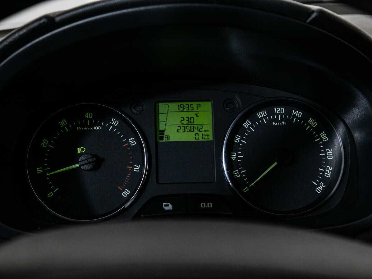 Купить Skoda Fabia с пробегом. Фото: #11